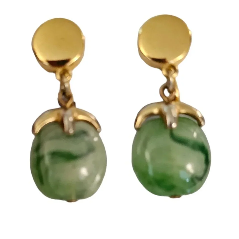 Trifari Gold Tone Green Marbled Resin Lucite Dangle Clip-On Earrings, Signed L82 - Picture 4 of 10